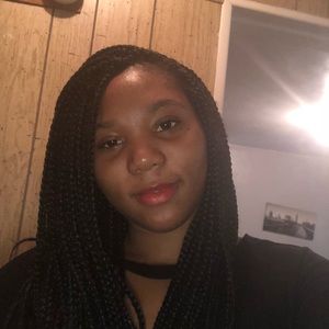 Meet your Posher, Alexis